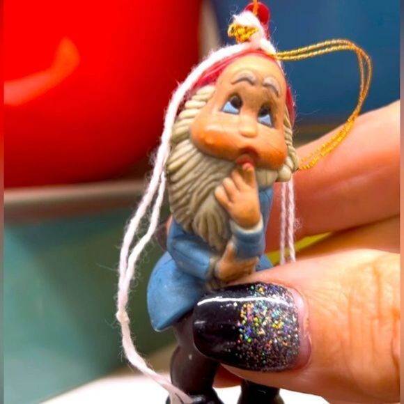 Vintage Christmas Shy Bashful‎ Elf Mini Ornament - Picture 1 of 2